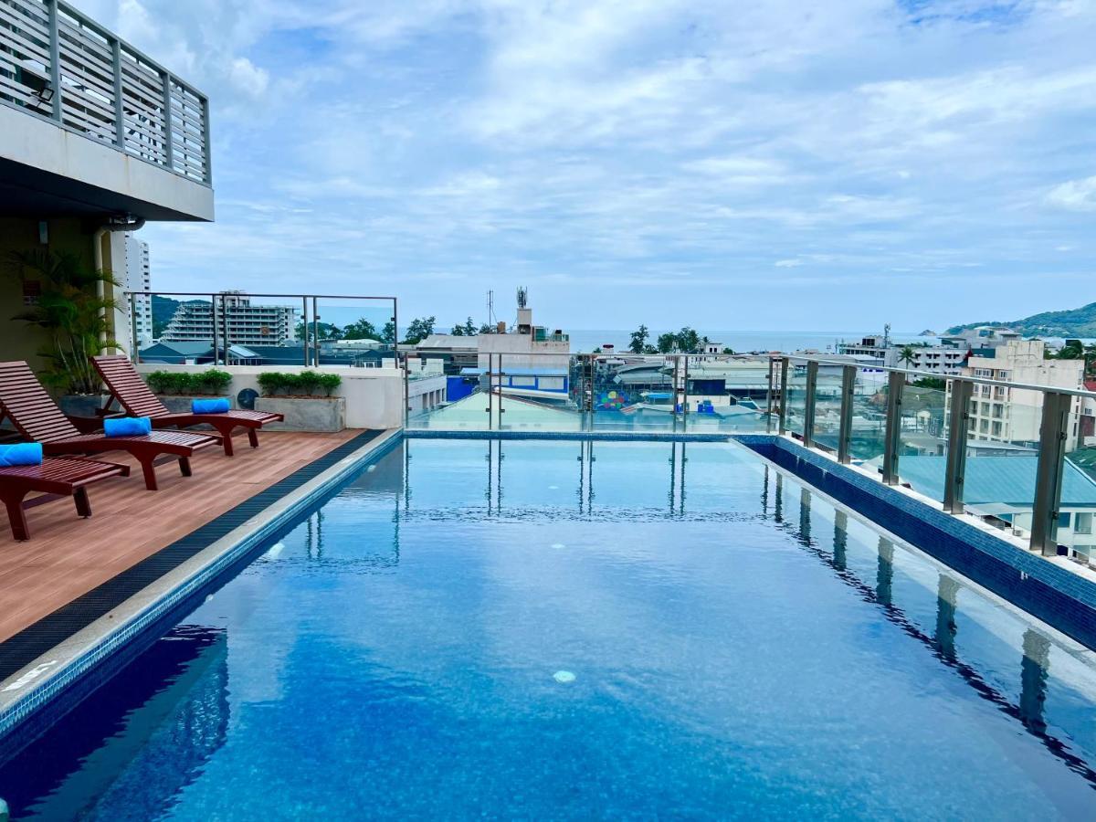 Centro One Patong Hotel Buitenkant foto