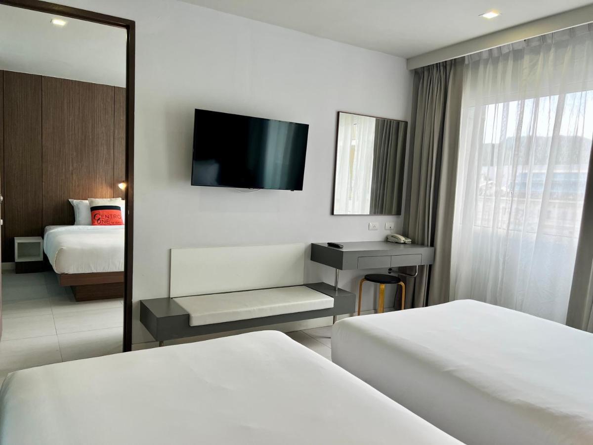 Centro One Patong Hotel Buitenkant foto