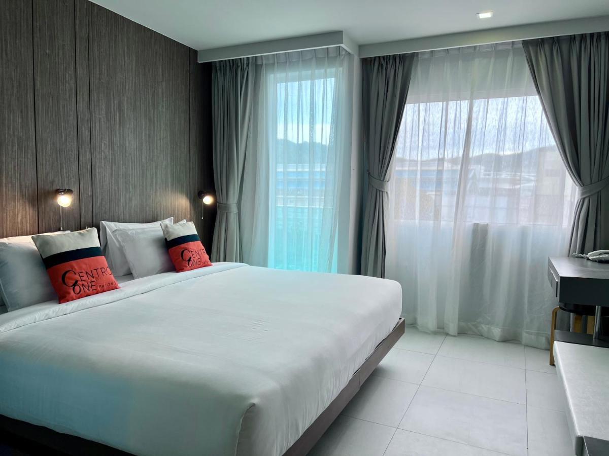 Centro One Patong Hotel Buitenkant foto