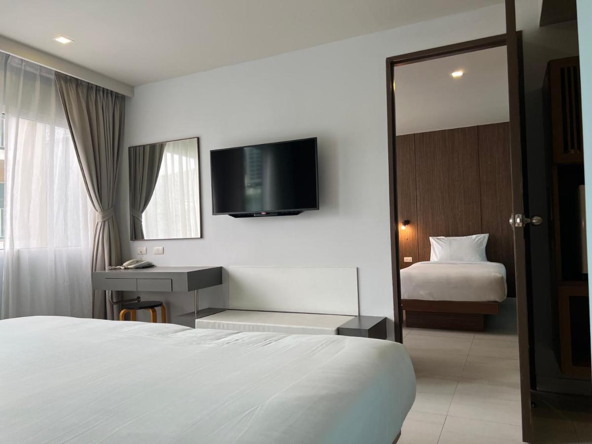 Centro One Patong Hotel Buitenkant foto